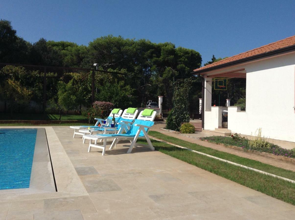 Casa Isabella Apartment Пула Екстериор снимка