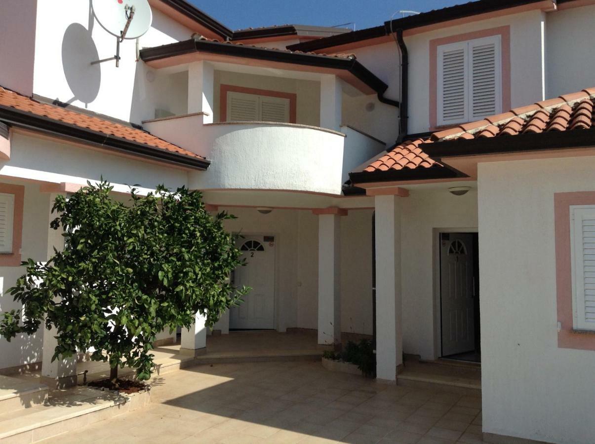 Casa Isabella Apartment Пула Екстериор снимка